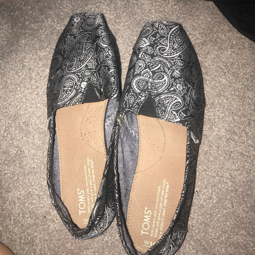 toms